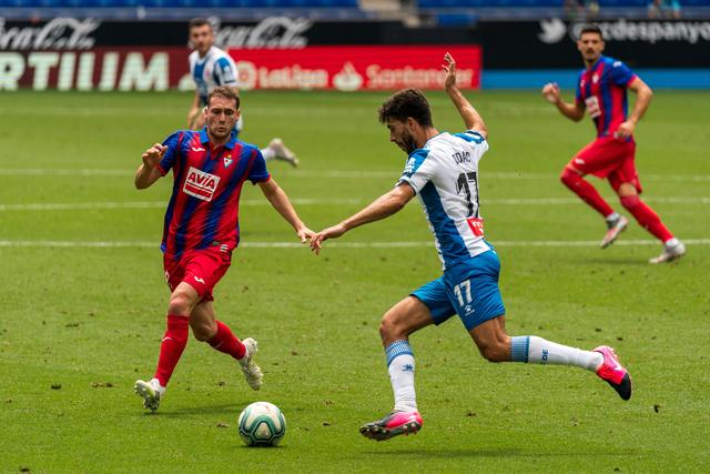 39岁詹姆斯场均30+5+9当选周最佳 史上第二老